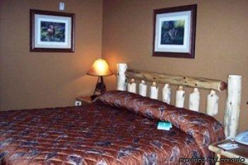 Pine Peaks Lodge & Suites Cross Lake Номер фото