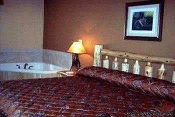 Pine Peaks Lodge & Suites Cross Lake Номер фото